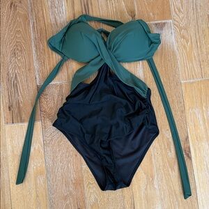 Cupshe Elegant Green and Black One-Piece Swimsuit